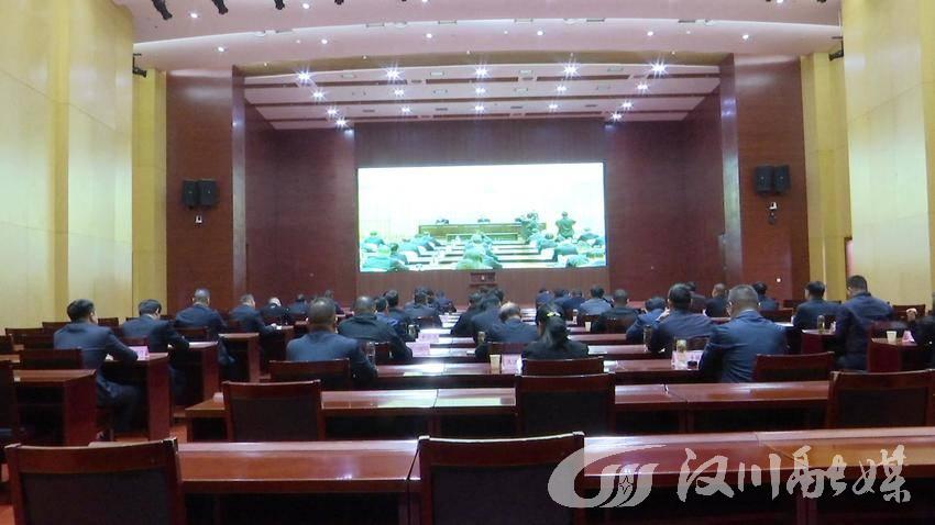 我市組織收聽收看全省縣城就地城鎮化和“雙集中”工作擴面推進會